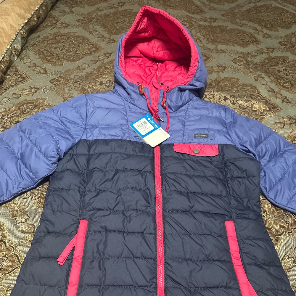 Size small women’s Columbia Sportswear jacket, New with tags, retailing for $120